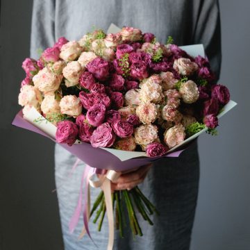 букет пионовидных роз